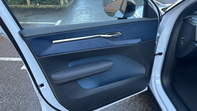 Volvo EX30 200kW SM Extended Range Plus 69kWh 5dr Auto Electric Estate